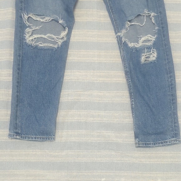 American Eagle Outfitters Light Blue Distressed Boyfriend Jeans - Picture 3 of 8